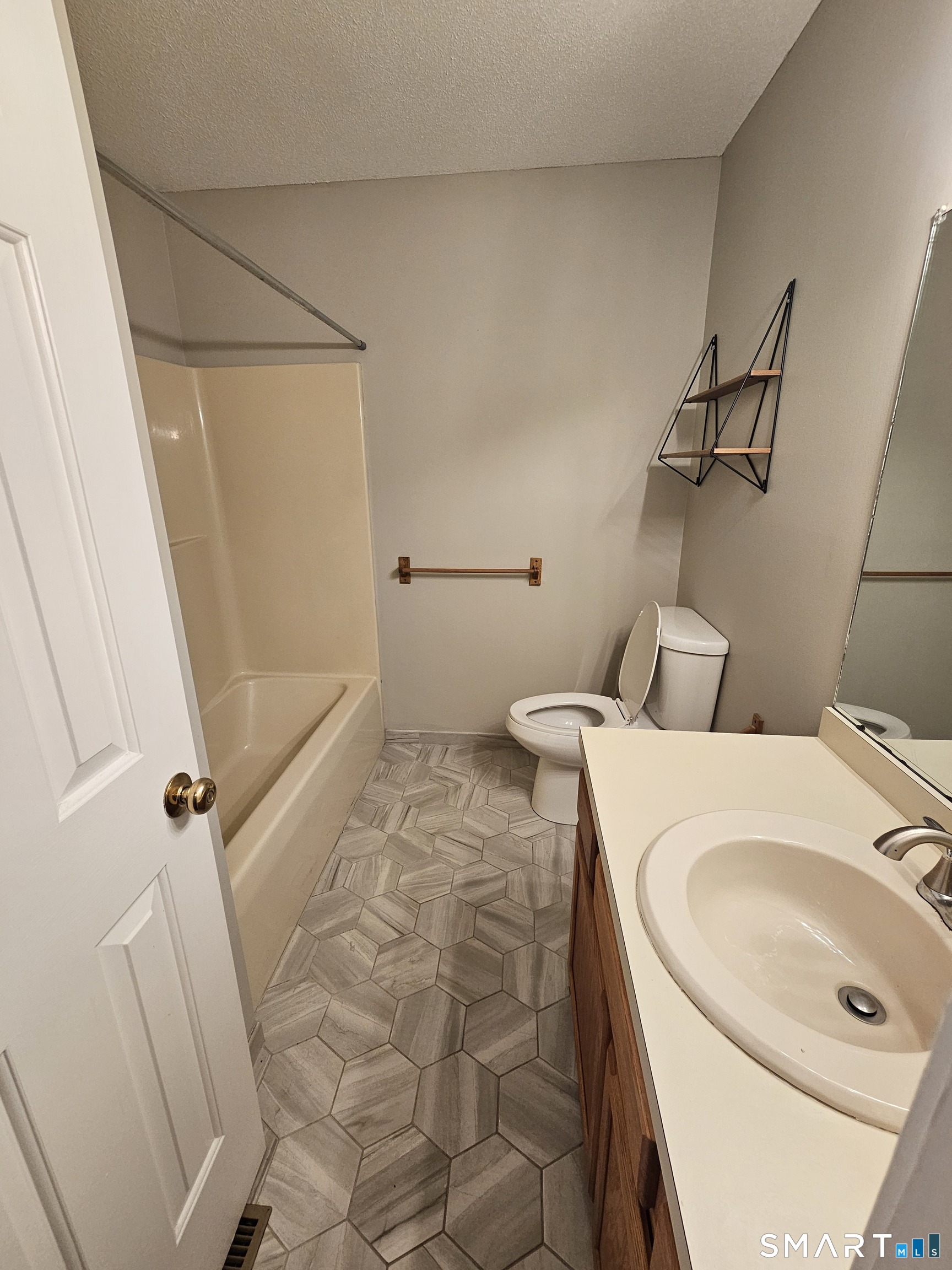 155 Redstone Hill Road, Unit 102 Bristol, CT 06010 - Photo 13 of 22