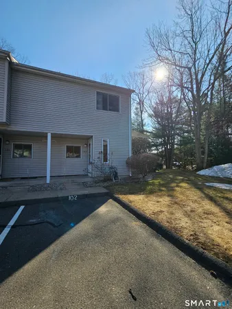 $2,400 | 155 Redstone Hill Road, Unit 102, Bristol, CT 06010