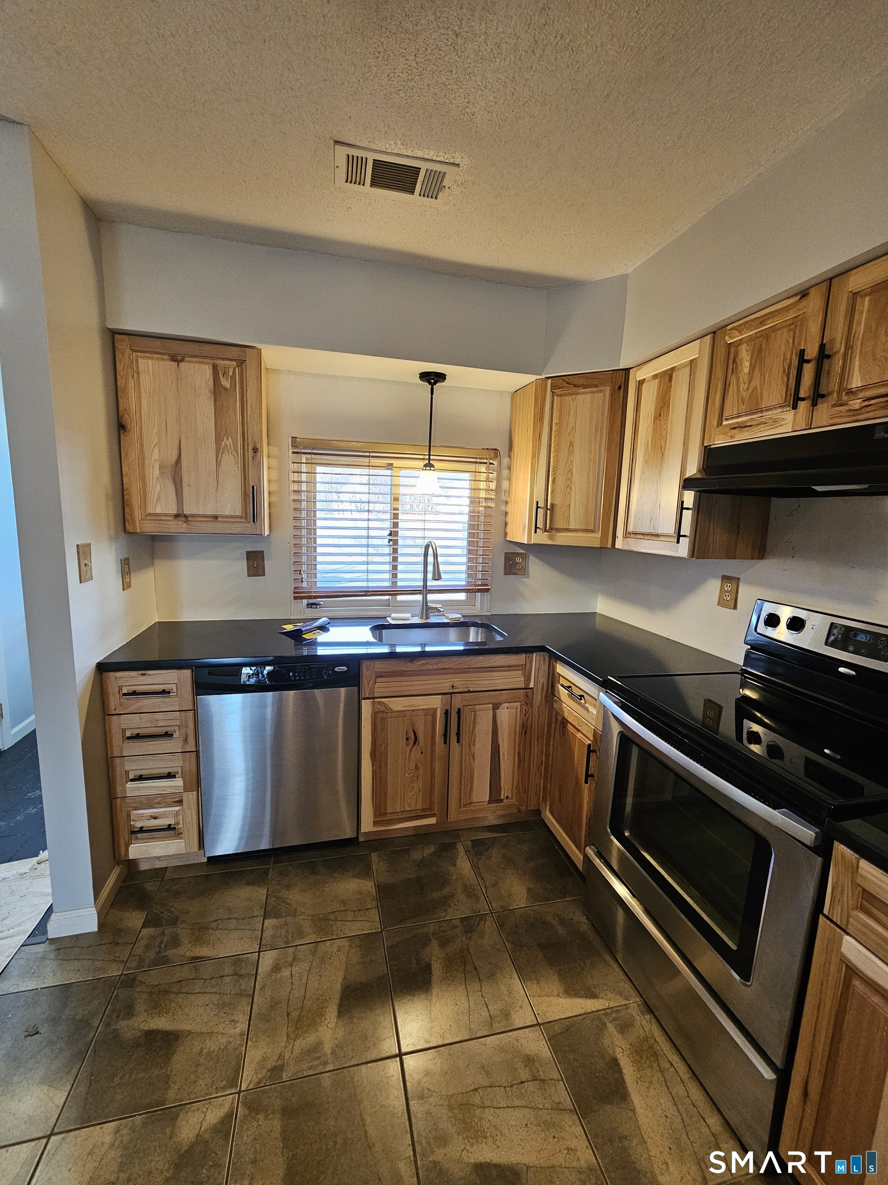 155 Redstone Hill Road, Unit 102 Bristol, CT 06010 - Photo 3 of 22