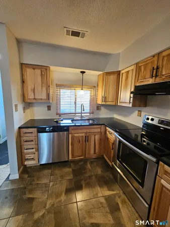 $2,300 | 155 Redstone Hill Road, Unit 102, Bristol, CT 06010