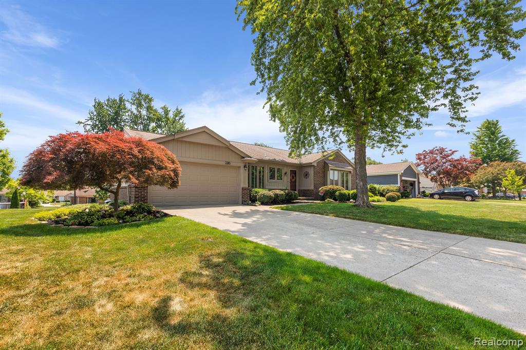 2283 Highsplint Drive Rochester Hills, MI 48307 - Photo 4 of 45
