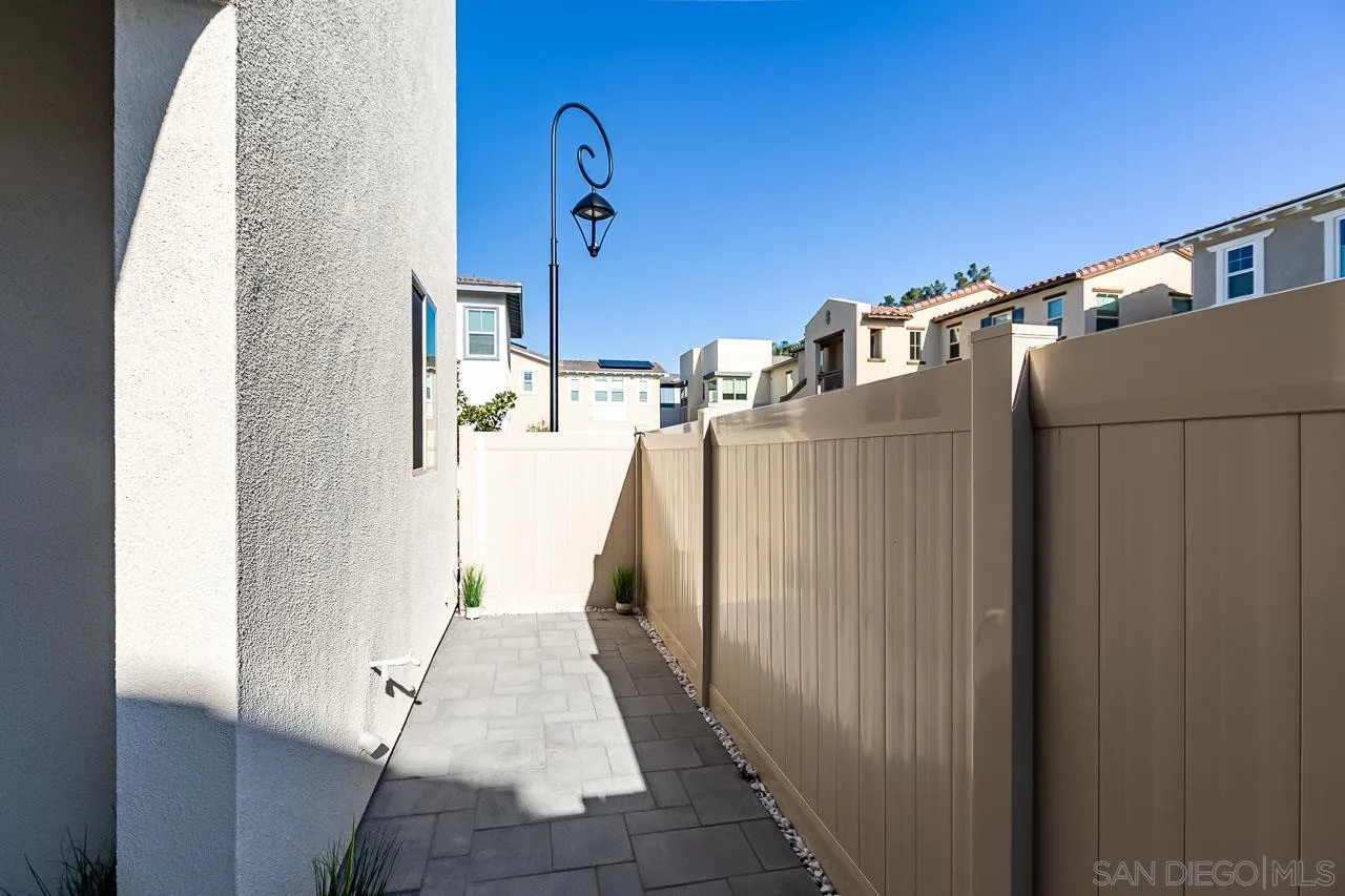 597 Townsend Way San Marcos, CA 92078 - Photo 13 of 30 a view of a corridor