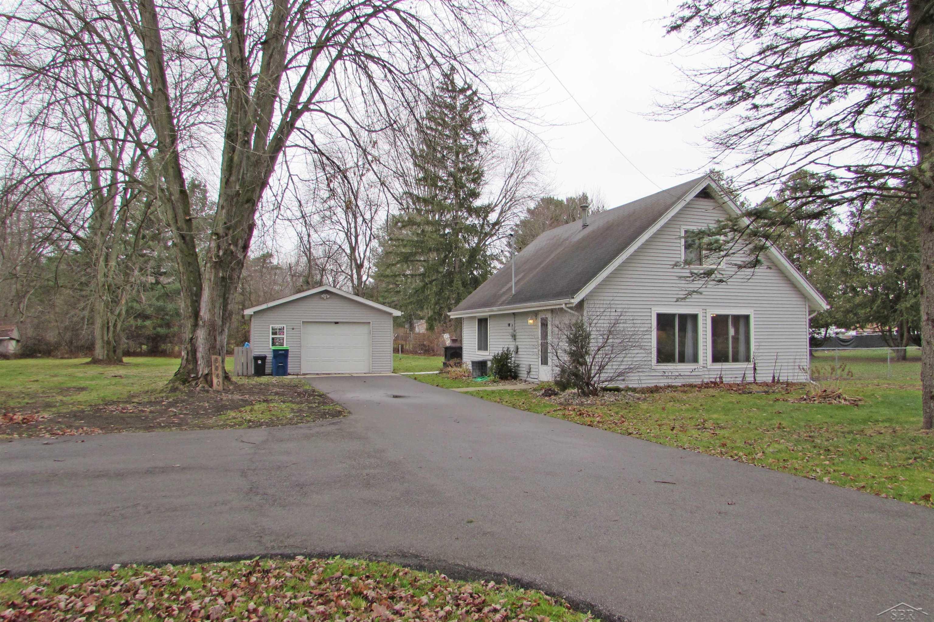 6060 Sheridan Road Saginaw, MI 48601 - Photo 2 of 29 50162832-81ed6f60-9862-4ed6-aa55-ff12774b86d3.JPG