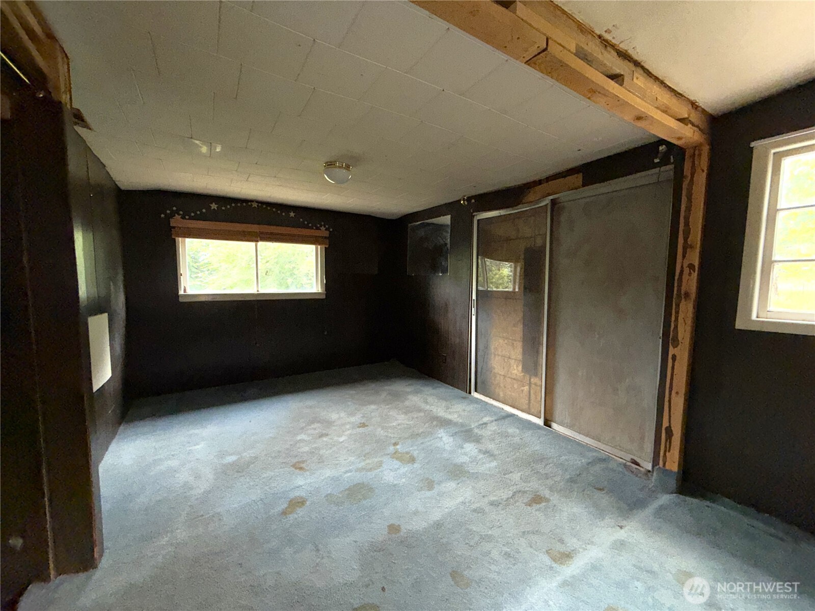653 East 9th Street Republic, WA 99166 - Photo 18 of 23 a view of an empty room with a window