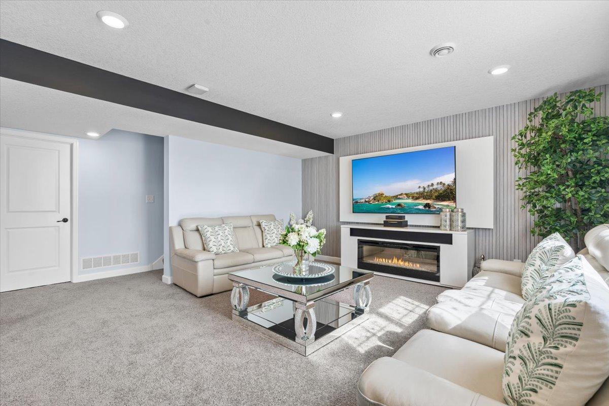 6546 Bridle Path Hamel, MN 55340 - Photo 23 of 57