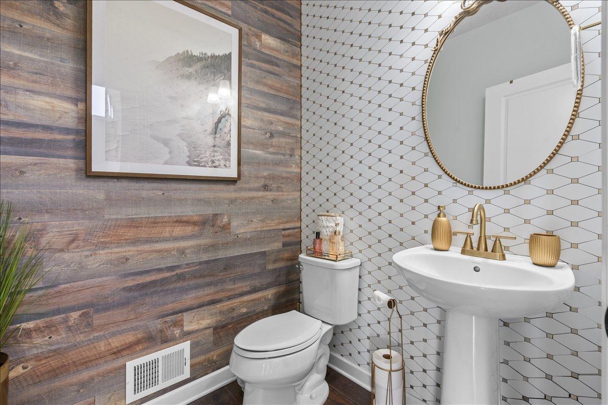 6546 Bridle Path Hamel, MN 55340 - Photo 6 of 57