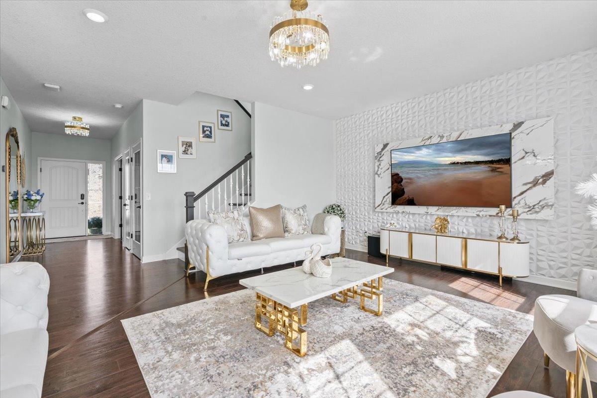 6546 Bridle Path Hamel, MN 55340 - Photo 7 of 57