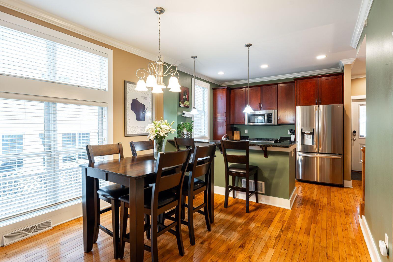 1847 Vel R. Phillips Avenue, Unit B Milwaukee, WI 53212 - Photo 11 of 38 Dining Room to Kitchen