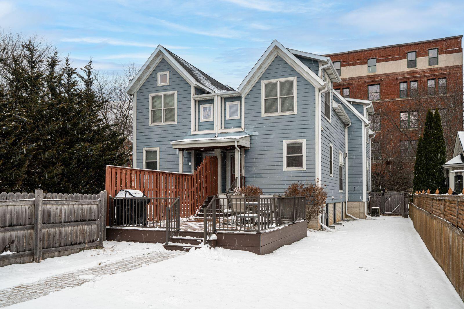 1847 Vel R. Phillips Avenue, Unit B Milwaukee, WI 53212 - Photo 34 of 38 Spacious Yard in the City