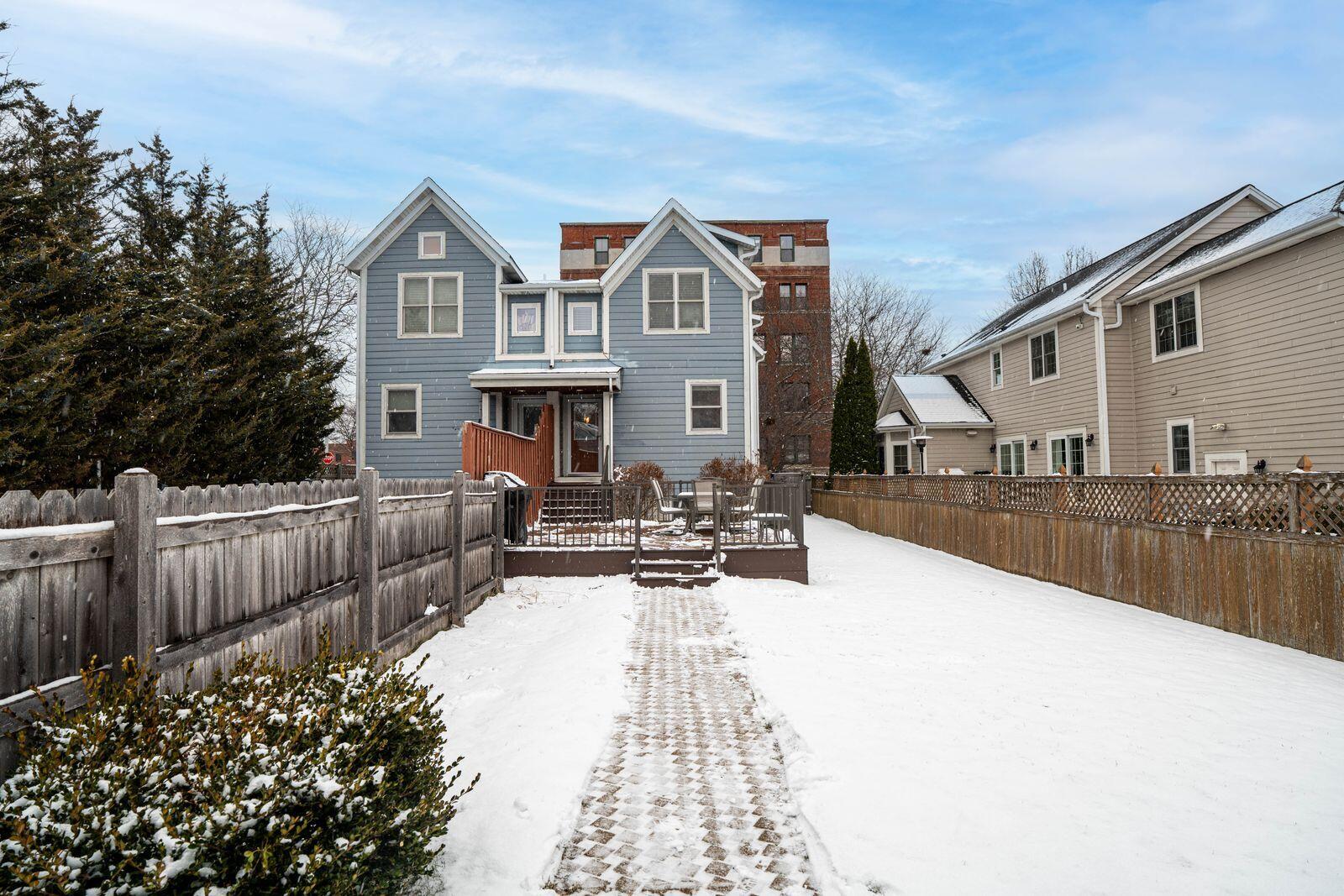 1847 Vel R. Phillips Avenue, Unit B Milwaukee, WI 53212 - Photo 35 of 38 Spacious Yard in the City