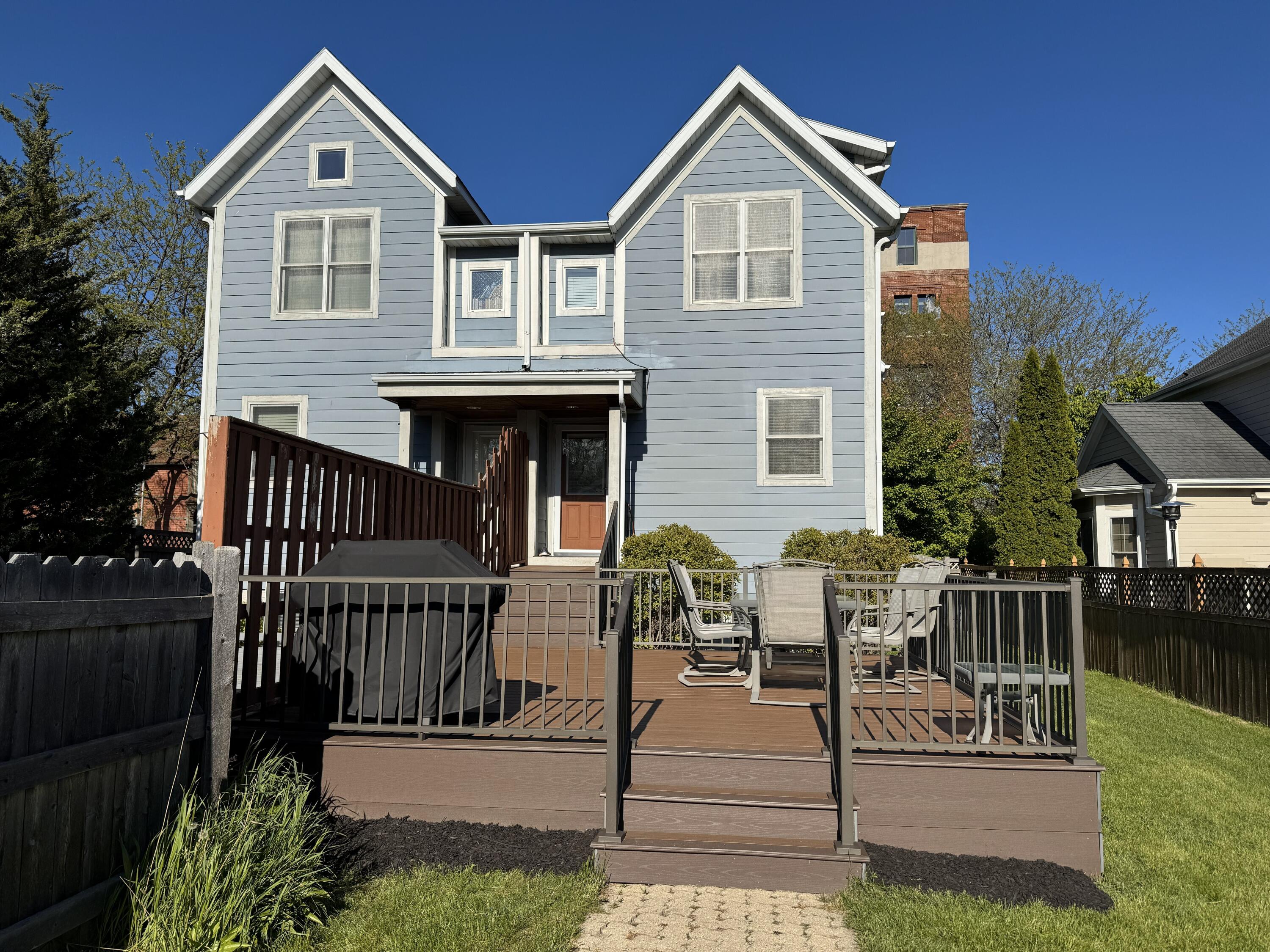 1847 Vel R. Phillips Avenue, Unit B Milwaukee, WI 53212 - Photo 37 of 38 Backyard in the Summer