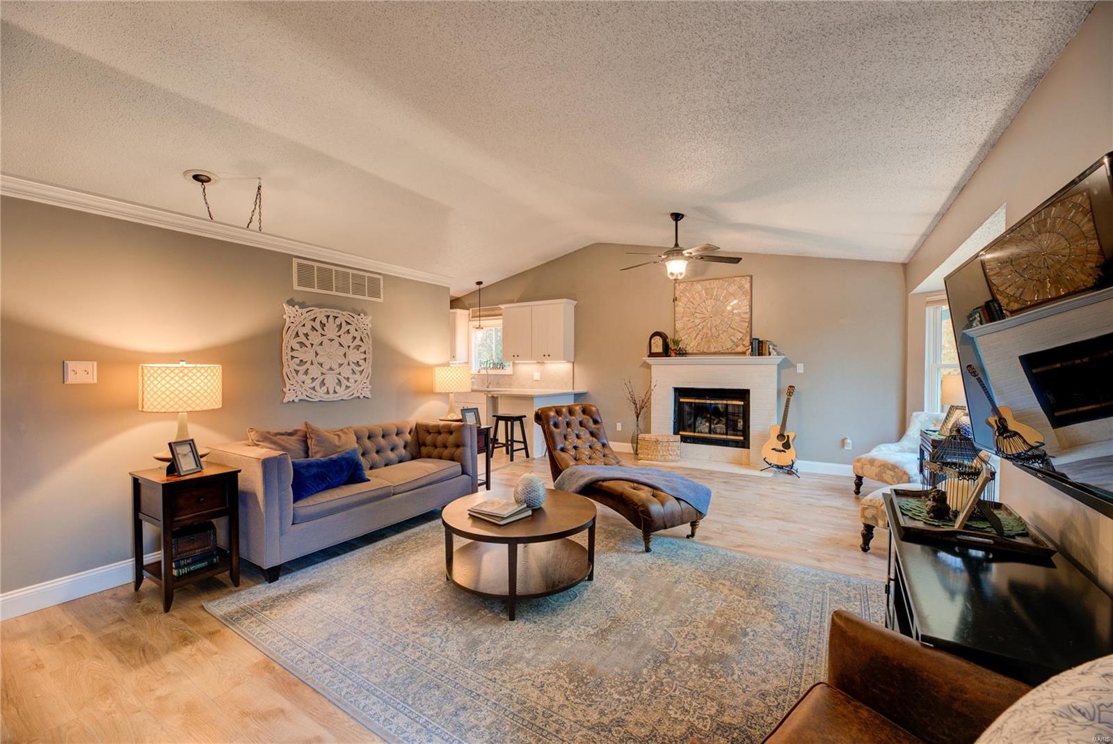 428 Talbert Court Ballwin, MO 63021 - Photo 3 of 21 Gallery Image 3