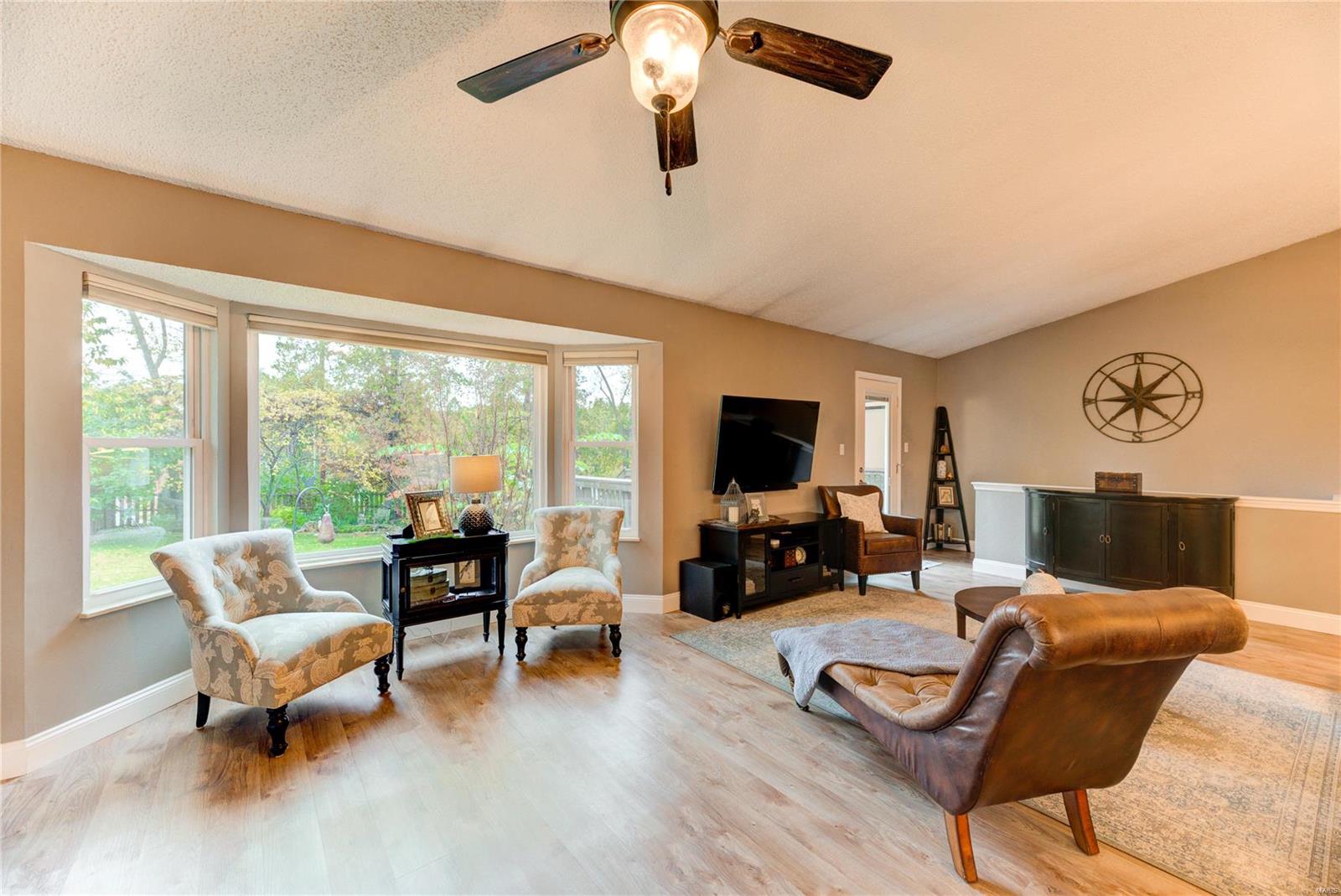428 Talbert Court Ballwin, MO 63021 - Photo 4 of 21 Gallery Image 4