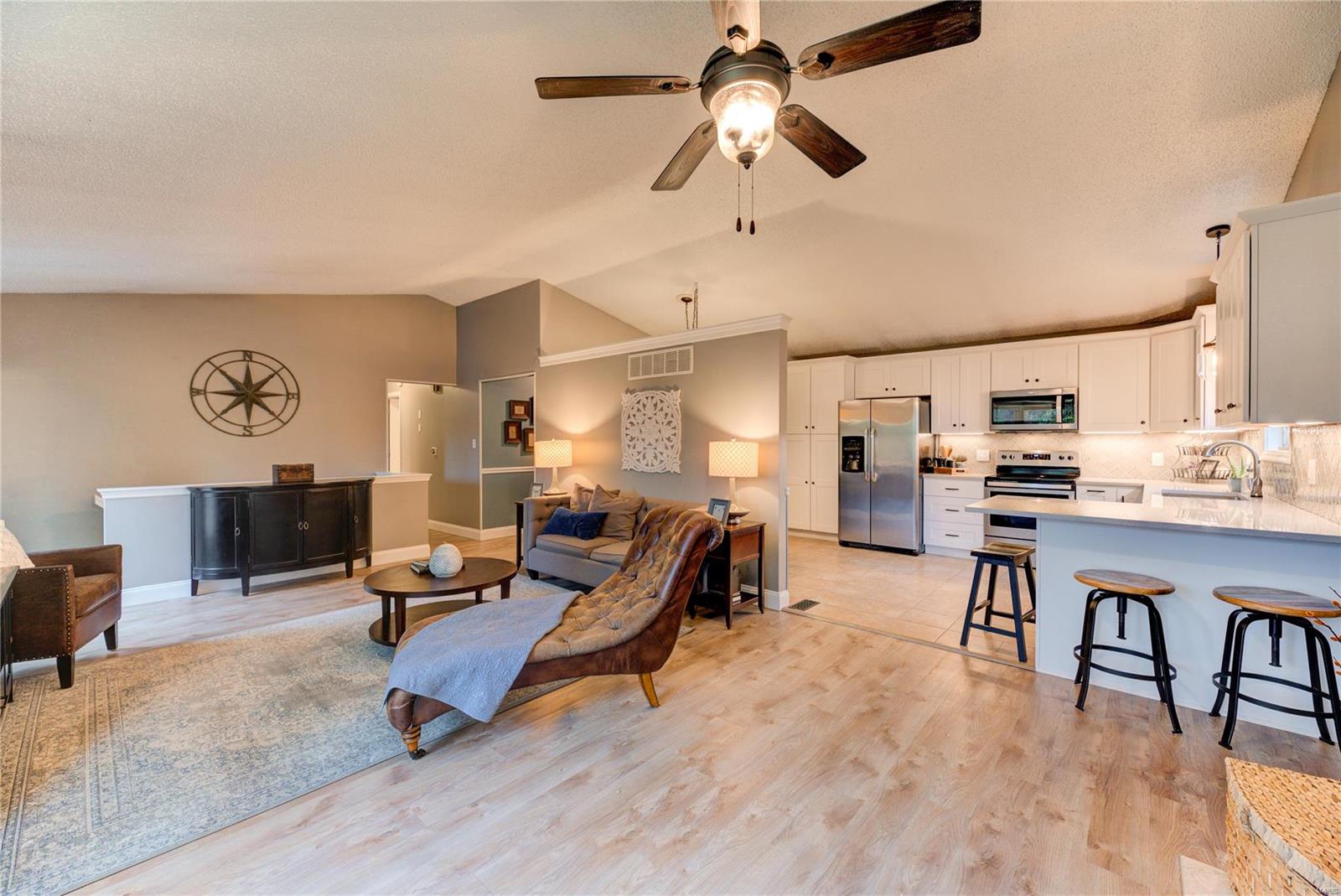 428 Talbert Court Ballwin, MO 63021 - Photo 5 of 21 Gallery Image 5
