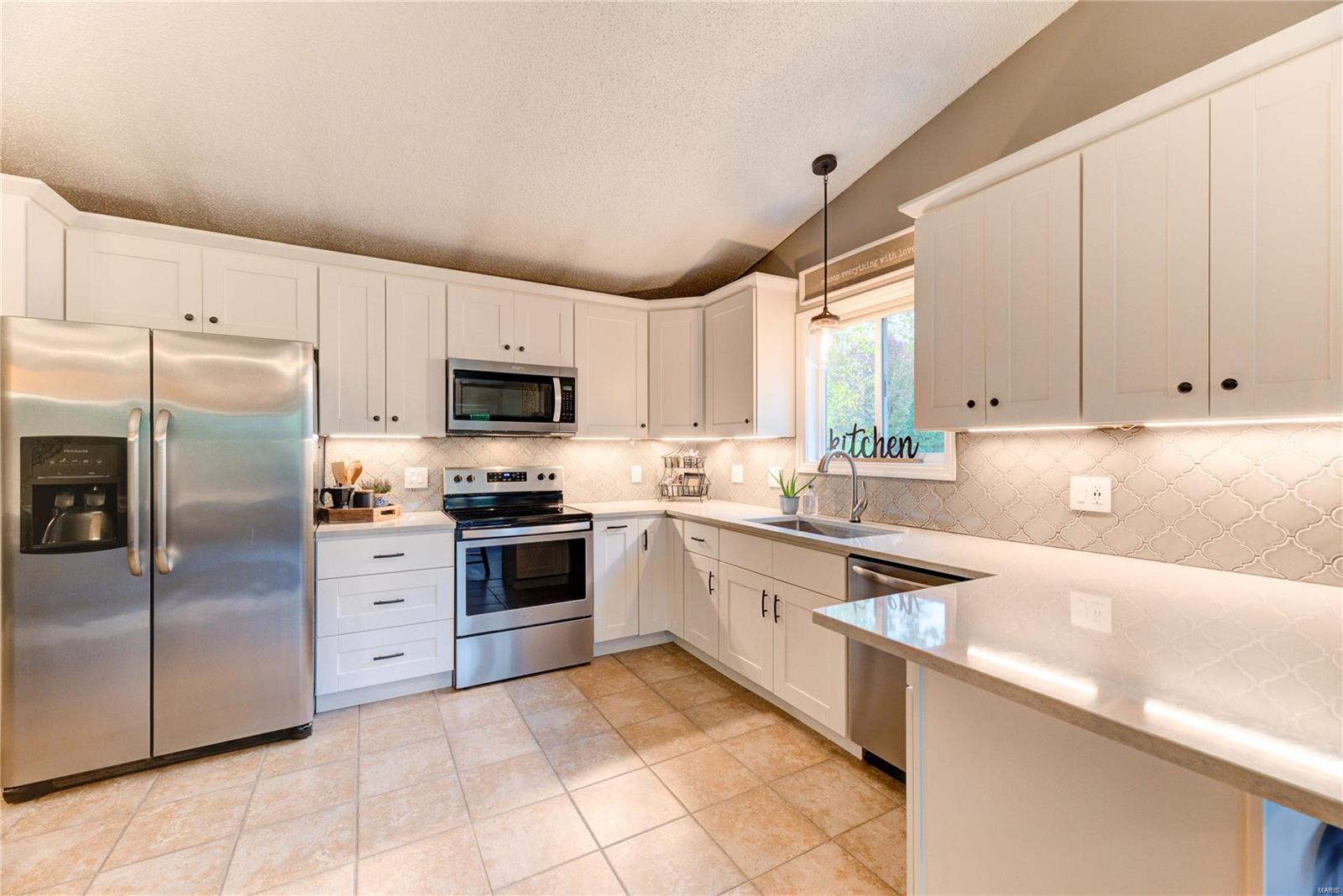 428 Talbert Court Ballwin, MO 63021 - Photo 6 of 21 Gallery Image 6