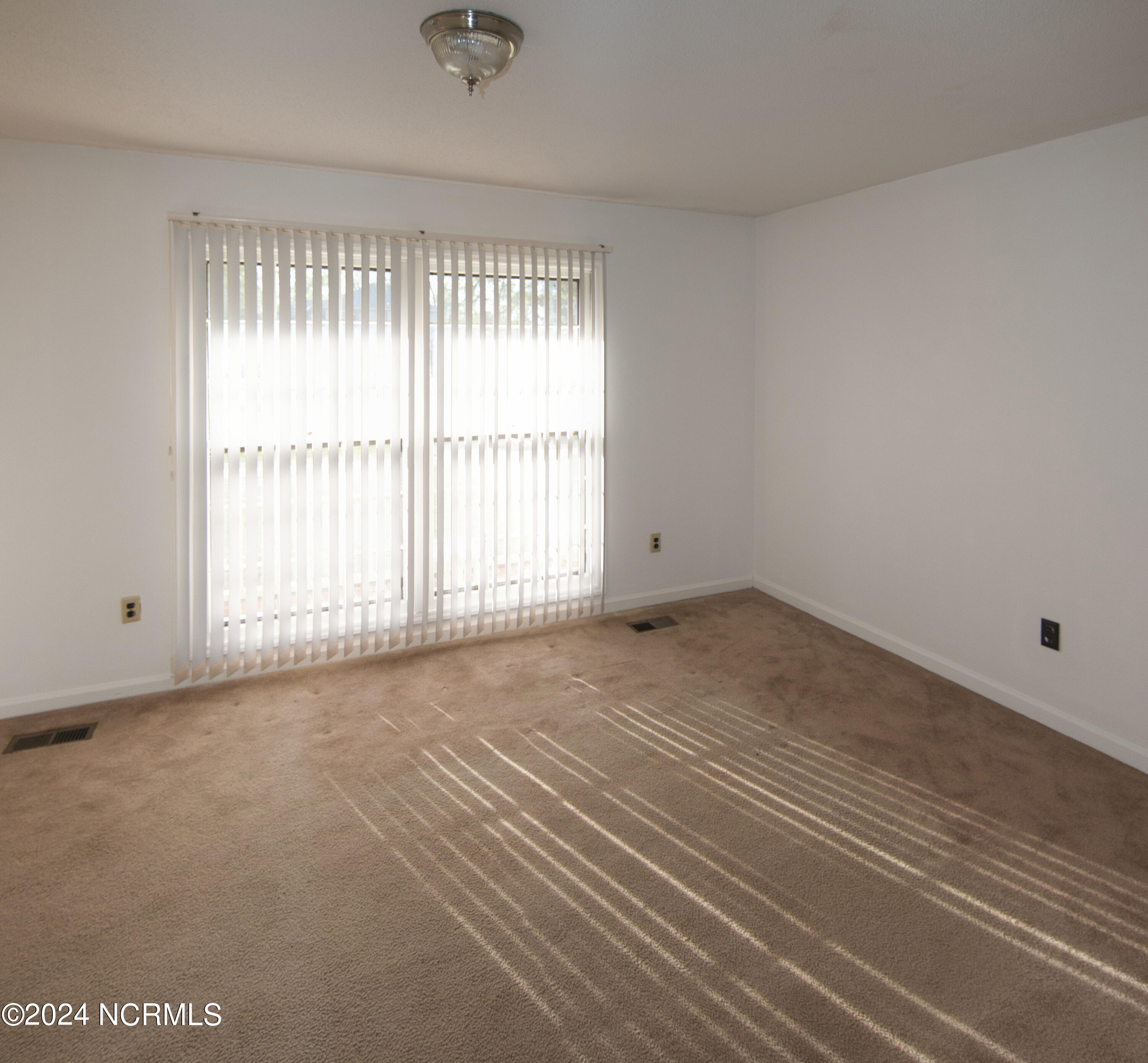 870 Isaac Weeks Road Clinton, NC 28328 - Photo 2 of 14 Isaac Weeks Road Family Room