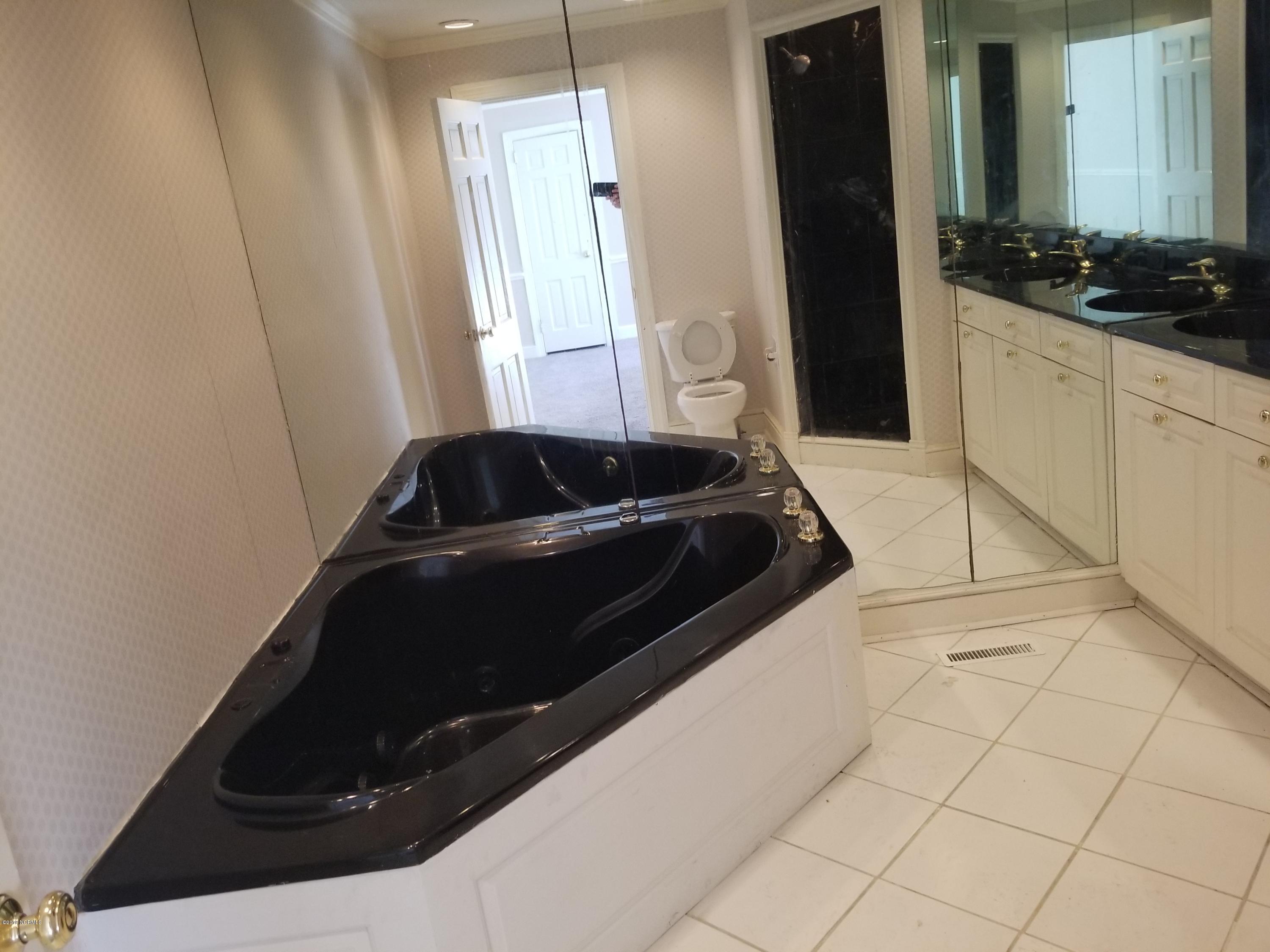 1408 W Road Kinston, NC 28501 - Photo 8 of 14 20191025_111707