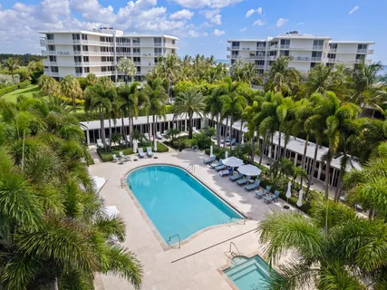 $3,150,000 | 2500 South Ocean Boulevard, Unit 3A3, Palm Beach, FL 33480