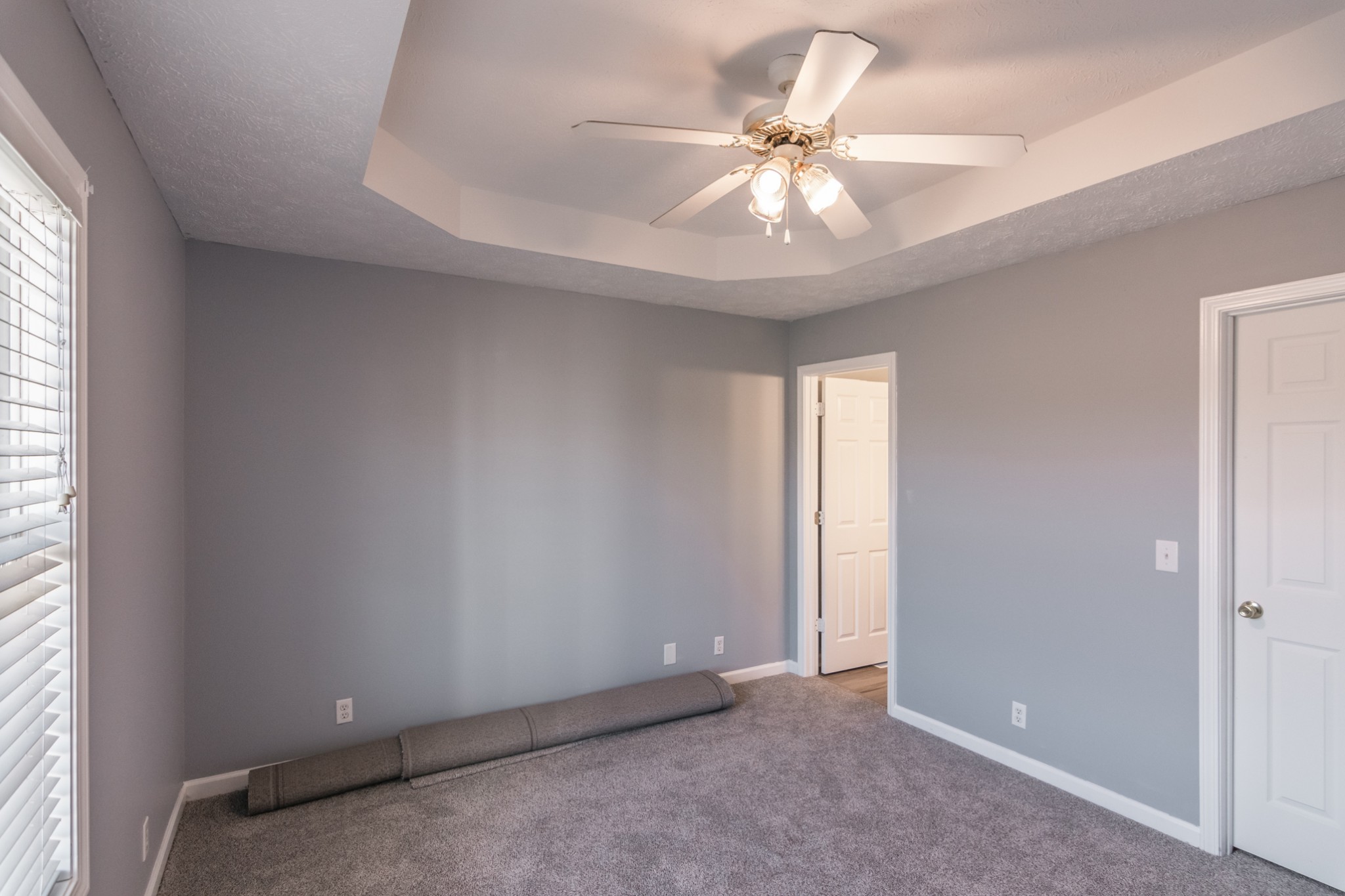 361 Corinth Road Portland, TN 37148 - Photo 22 of 46 an empty room with windows and fan