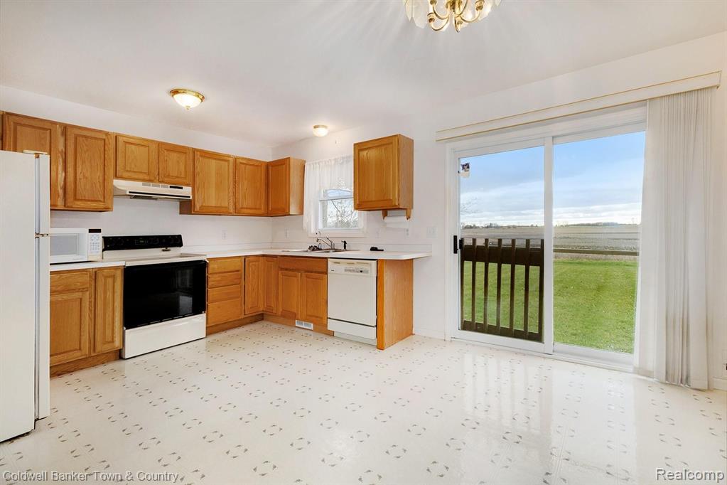 9679 North Nicholson Road Fowlerville, MI 48836 - Photo 5 of 14