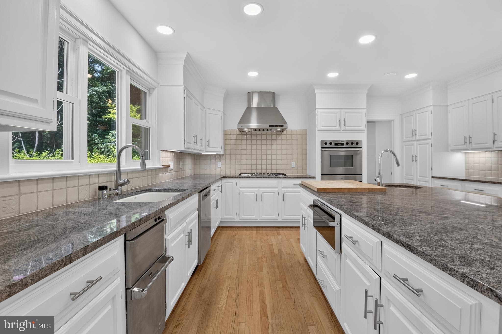 10100 Iron Gate Road Potomac, MD 20854 - Photo 32 of 91