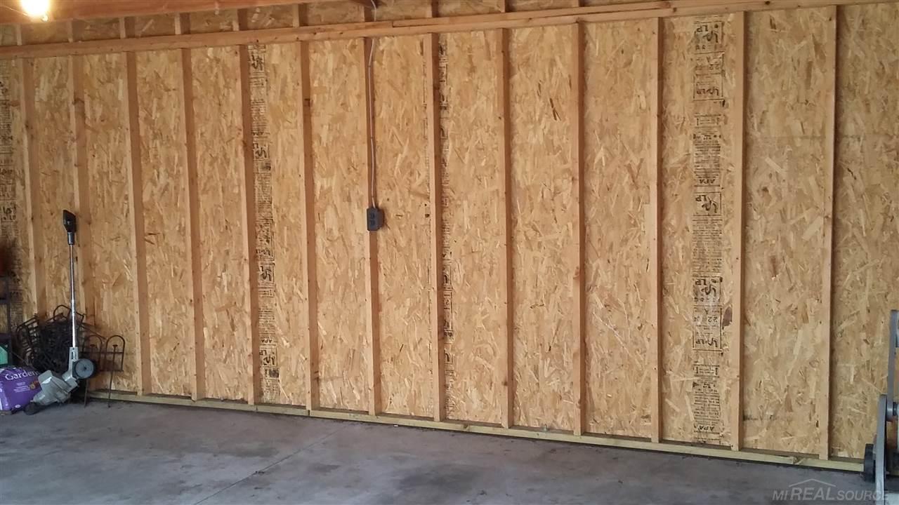 2057 Wiltshire Road Berkley, MI 48072 - Photo 35 of 36