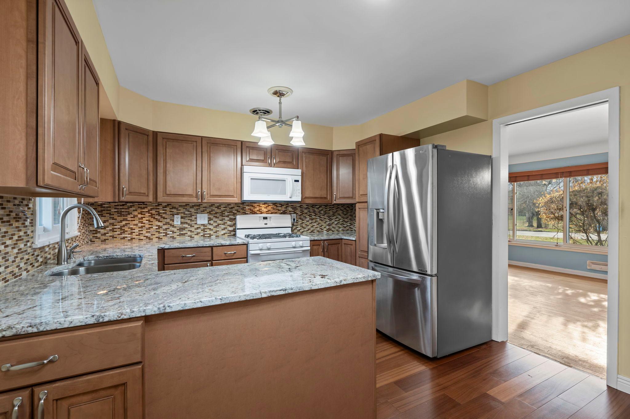 11308 Oakvale Road North Hopkins, MN 55305 - Photo 15 of 42 Gallery Image 15