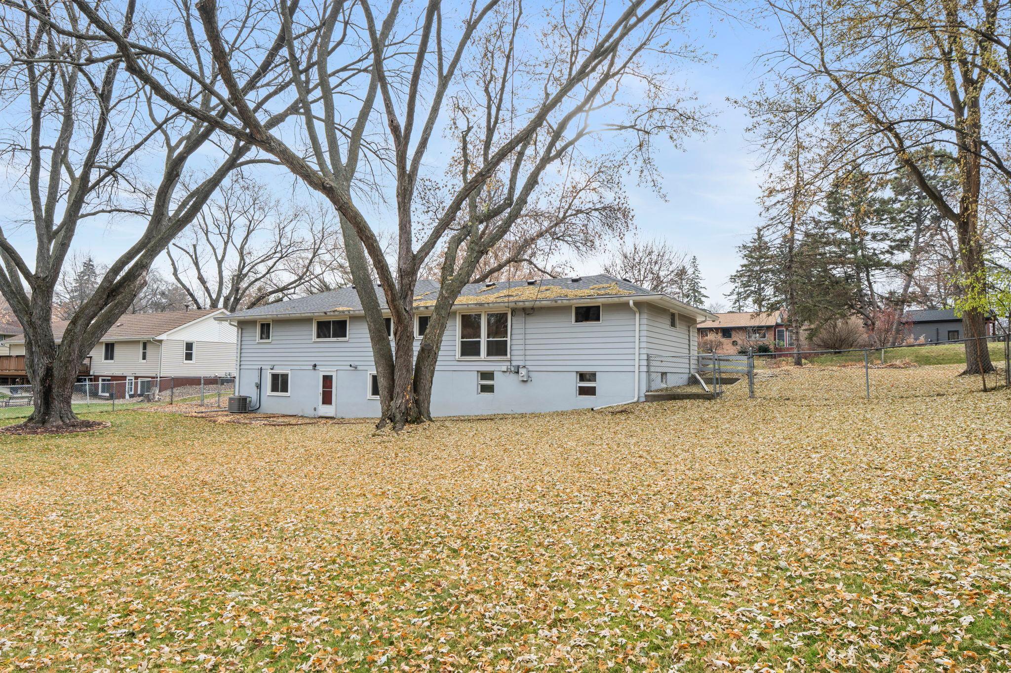 11308 Oakvale Road North Hopkins, MN 55305 - Photo 38 of 42 Gallery Image 38