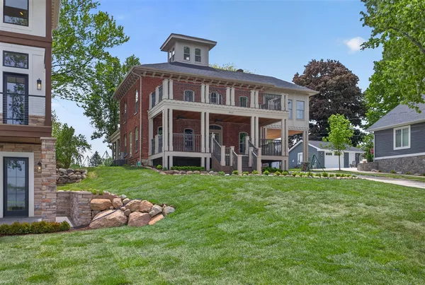 $1,295,000 | 3951 Woerner Road, Manitou Beach, MI 49253