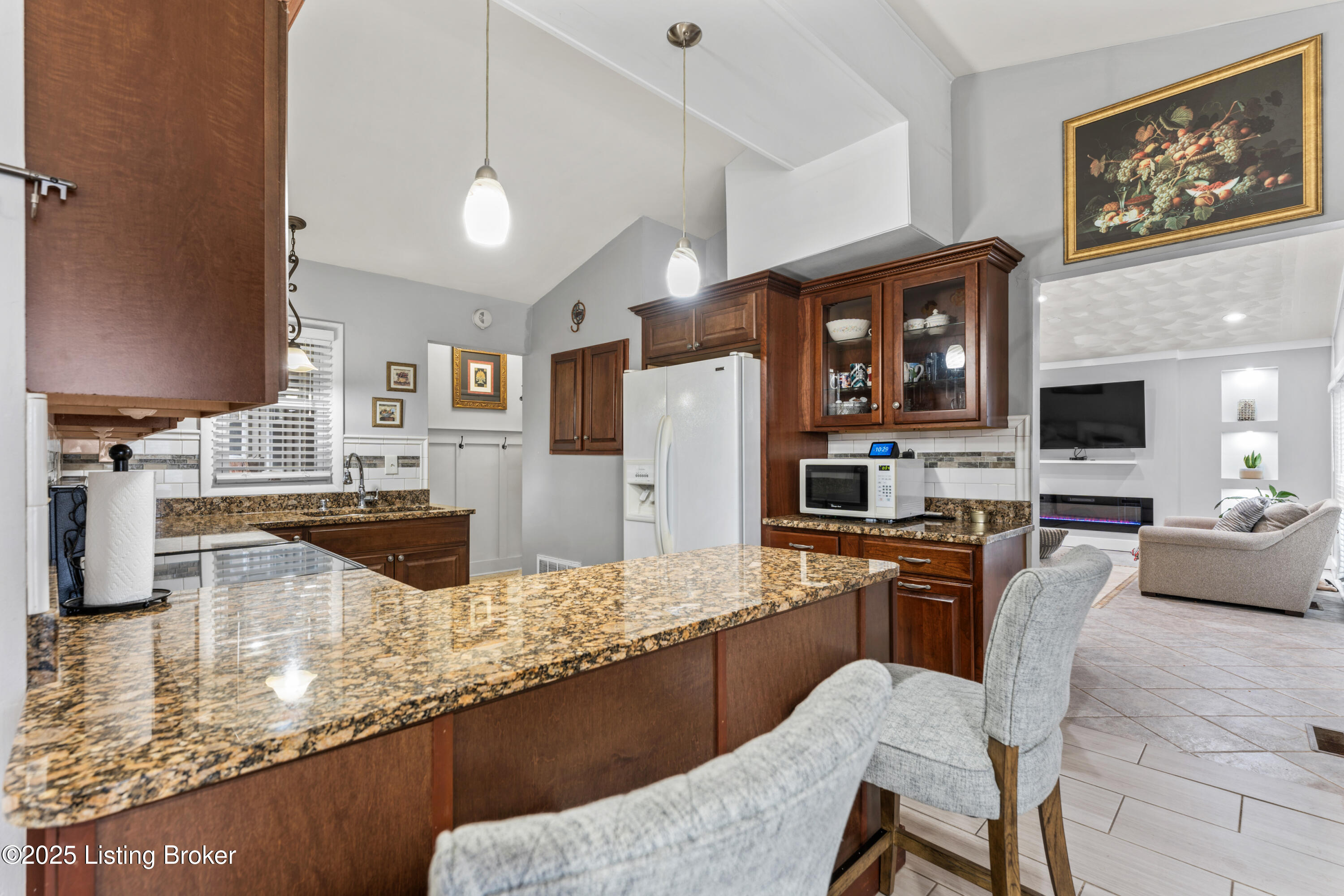 1900 Janlyn Road Louisville, KY 40299 - Photo 25 of 38 photos_high_resolution_DSC00451