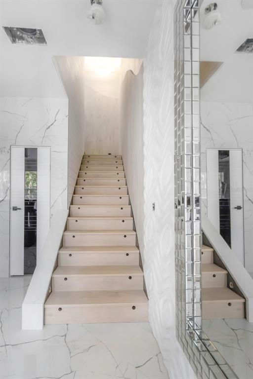 7130 102nd Lane Seminole, FL 33772 - Photo 25 of 31 a view of entryway