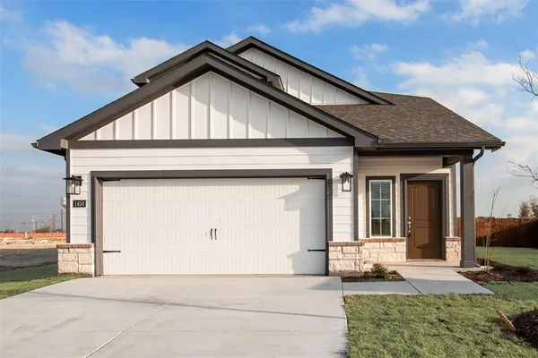 $2,600 | 248 Sutter Mill Road, Saginaw, TX 76131