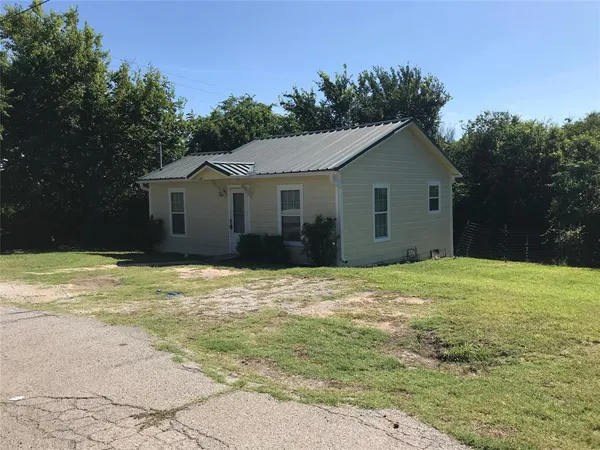 $1,250 | 416 Shannon Street, Weatherford, TX 76086