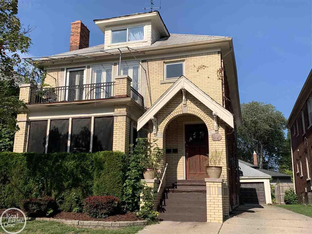 912 Nottingham Road Grosse Pointe, MI 48230 - Photo 2 of 30 50053448-1.JPG
