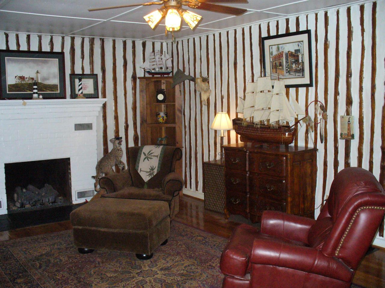 6124 Sunnycrest Road Roanoke, VA 24018 - Photo 3 of 5 Living Room