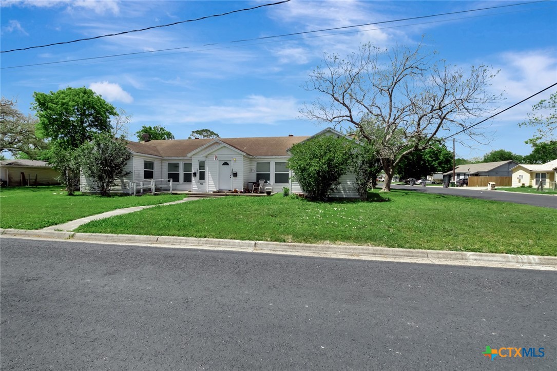 1005 Mac Arthur Street Victoria, TX 77901 - Photo 31 of 38