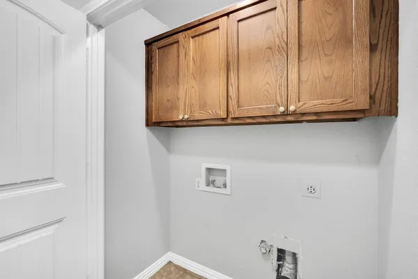 $1,950 | 2320 Bloomfield Drive, Arlington, TX 76012