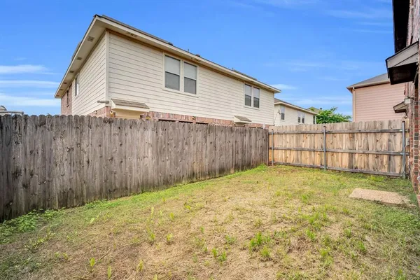 $1,950 | 2320 Bloomfield Drive, Arlington, TX 76012
