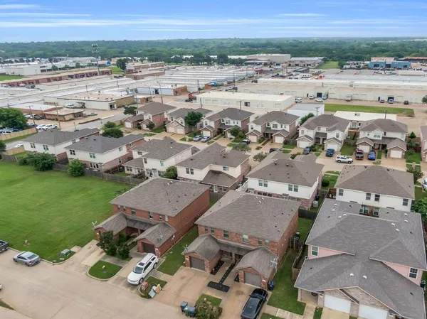 $1,950 | 2320 Bloomfield Drive, Arlington, TX 76012