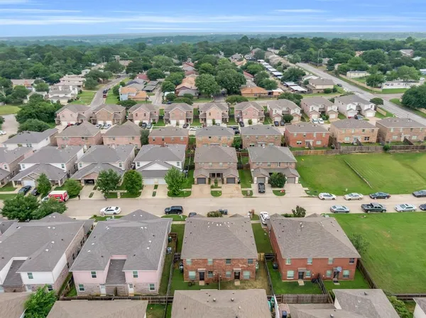 $1,950 | 2320 Bloomfield Drive, Arlington, TX 76012