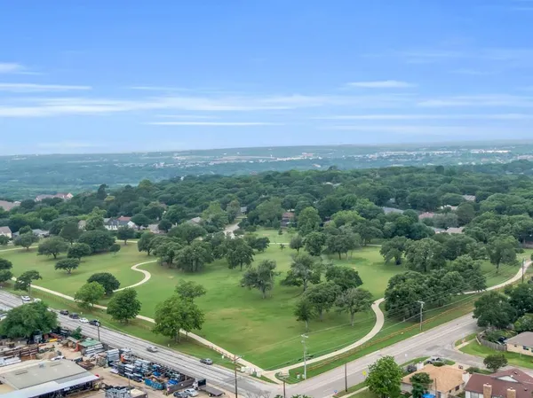 $1,950 | 2320 Bloomfield Drive, Arlington, TX 76012