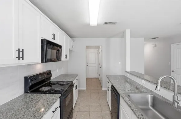 $1,950 | 2320 Bloomfield Drive, Arlington, TX 76012