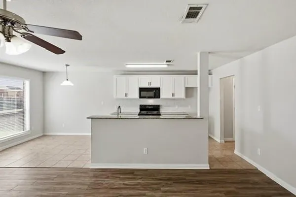 $1,950 | 2320 Bloomfield Drive, Arlington, TX 76012