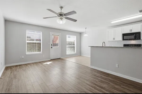 $1,950 | 2320 Bloomfield Drive, Arlington, TX 76012