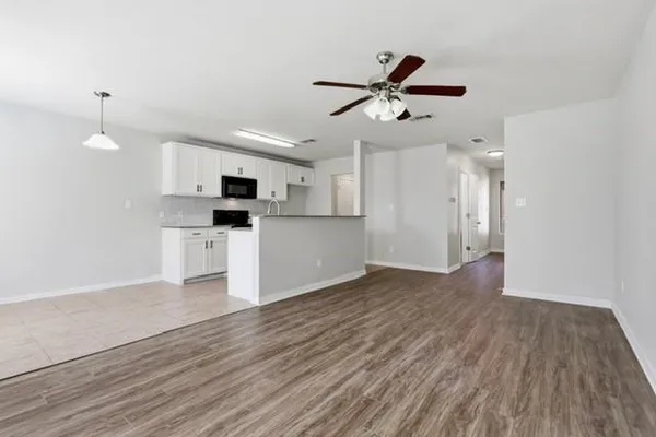 $1,950 | 2320 Bloomfield Drive, Arlington, TX 76012