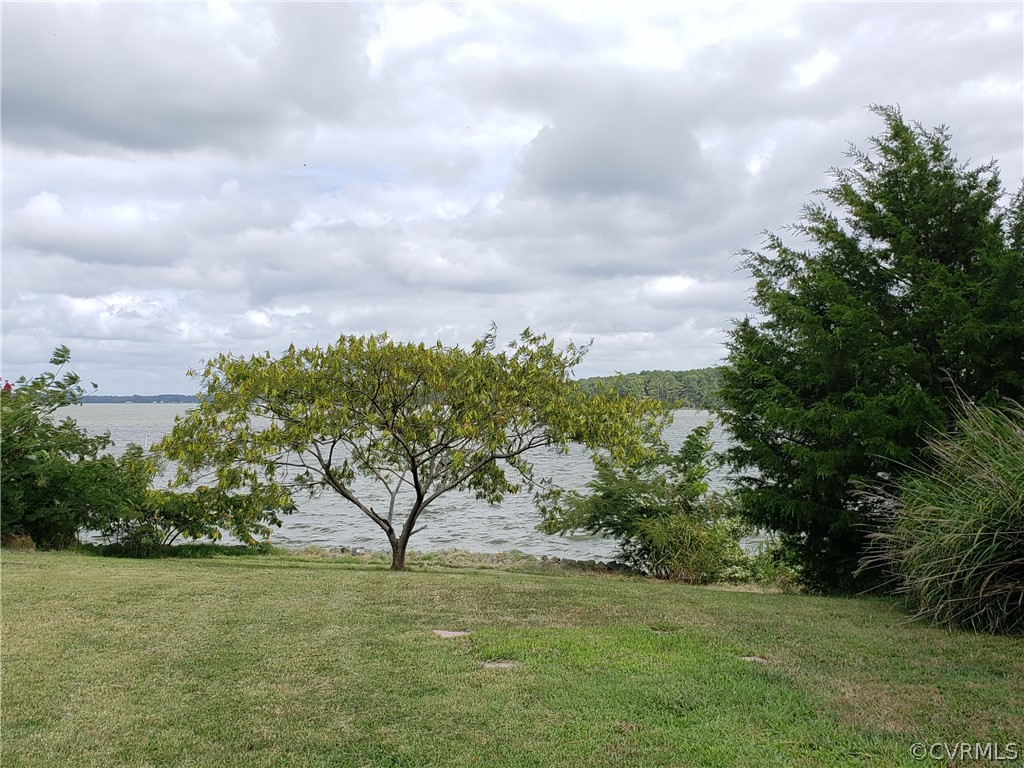 3147 Harryhogan Road Callao, VA 22435 - Photo 5 of 36