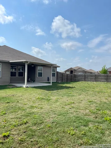 $1,600 | 1600 Nolte Farms Drive, Seguin, TX 78155