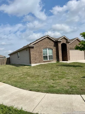 $1,600 | 1600 Nolte Farms Drive, Seguin, TX 78155