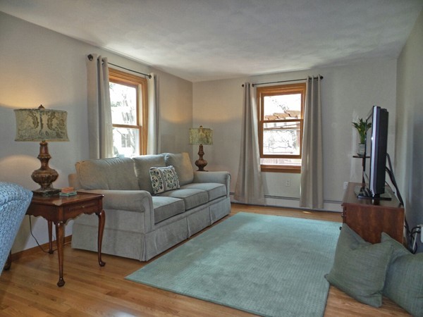 178 West Street Reading, MA 01867 - Photo 3 of 25 Gallery Image 3