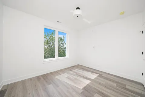 $2,750 | 2030 Greenwood Street, Unit 206, Evanston, IL 60201